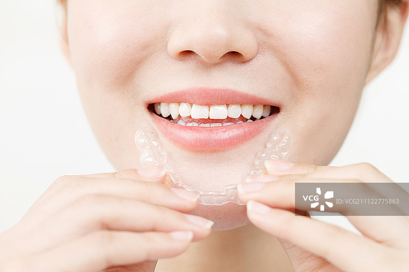 青年女人面部特写图片素材