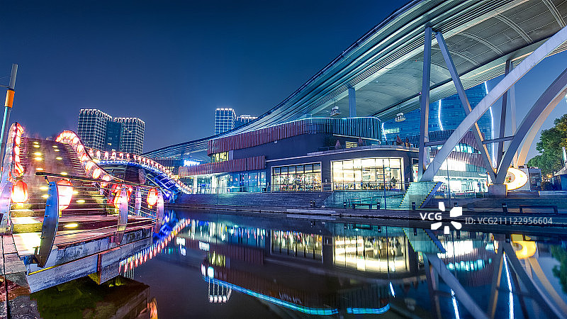 江苏省苏州圆融建筑夜景图片素材