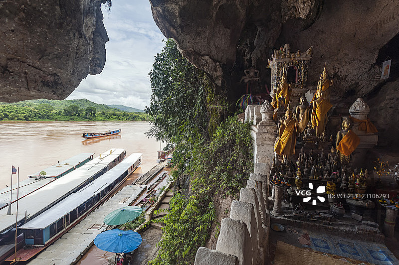 琅勃拉邦帕乌岩洞图片素材