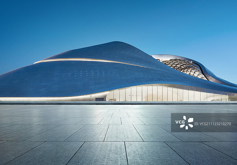 夜晚的剧院广场图片素材