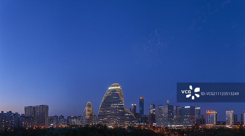 北京望京摩天大楼夜景全景图片素材