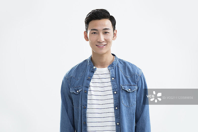 年轻男子肖像图片素材