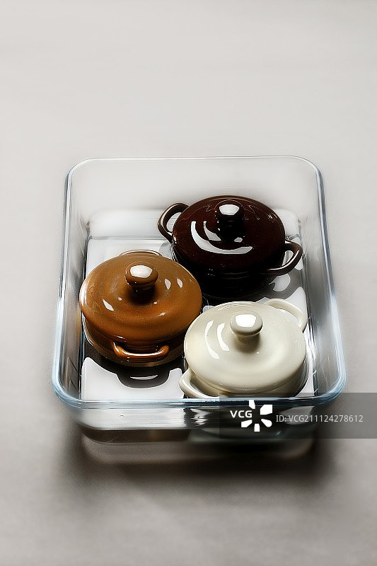 迷你砂锅菜什锦图片素材