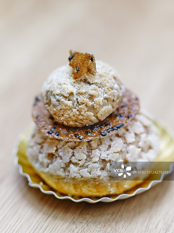 巴黎Aki面包店的芝麻奶油泡芙图片素材