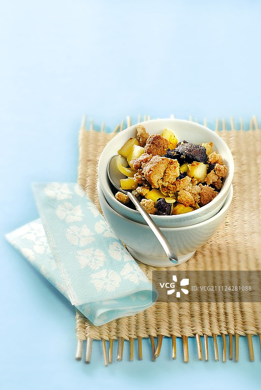 血肠和苹果酥饼图片素材