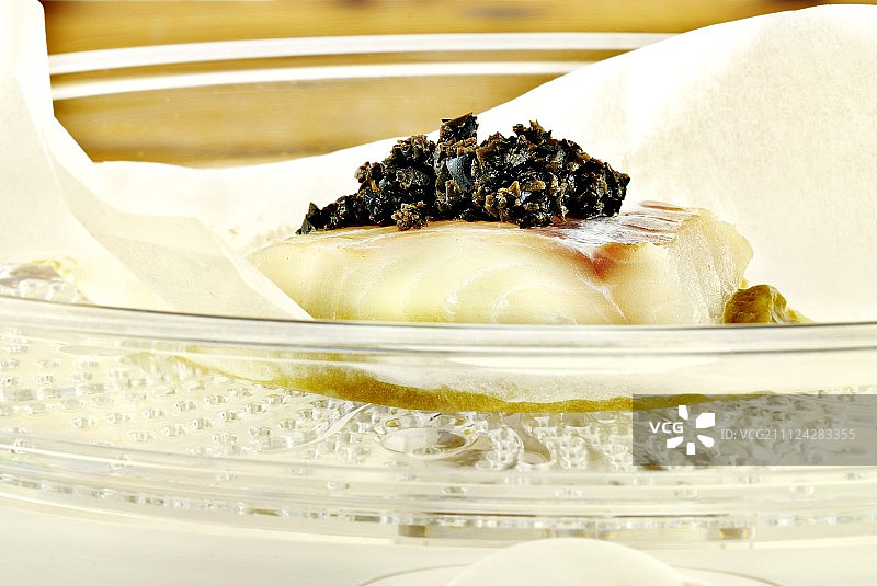 蒸锅蒸鳕鱼图片素材