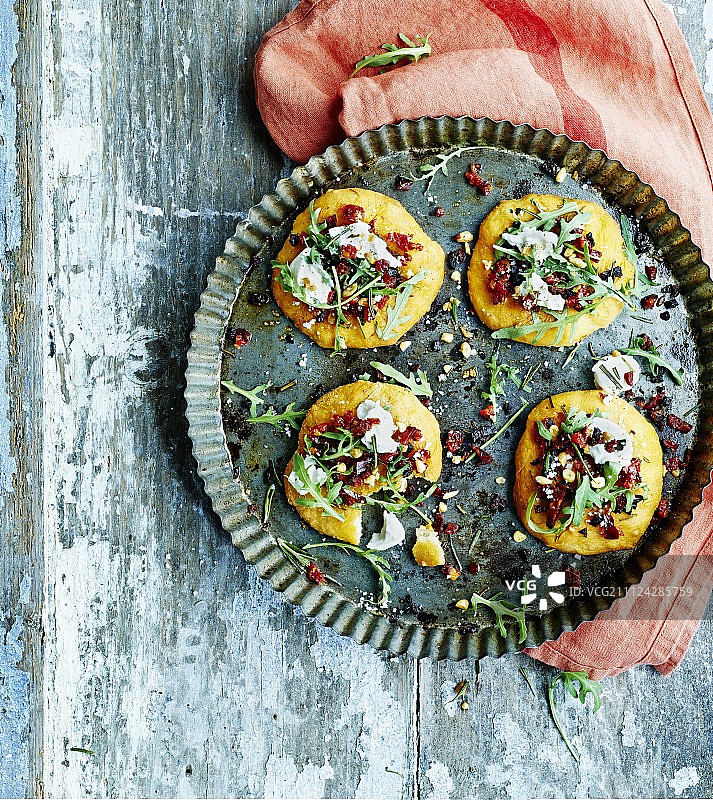 马苏里拉香辣迷你披萨图片素材