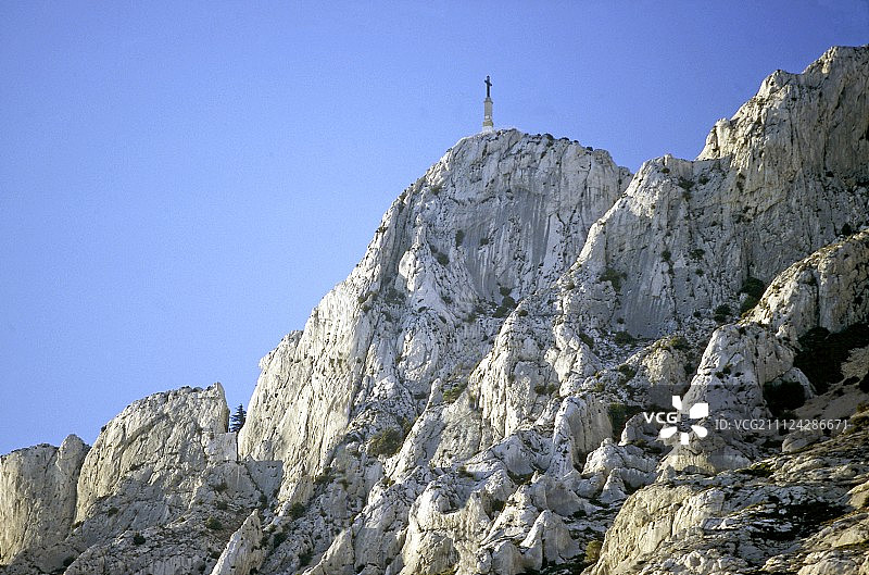 法国普罗旺斯圣维克多山山脉的低角度景色图片素材