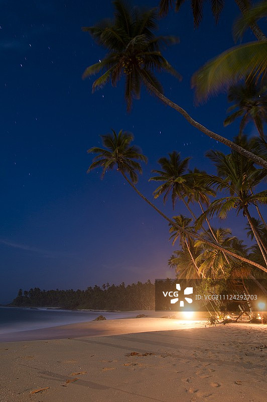斯里兰卡汉班托塔区坦加勒海滩夜景图片素材