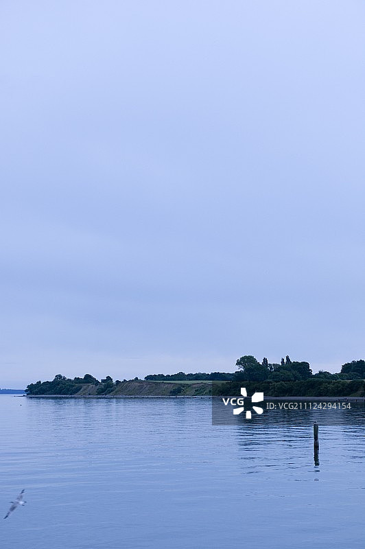 德国石勒苏益格荷尔斯泰因州波罗的海码头夜景图片素材