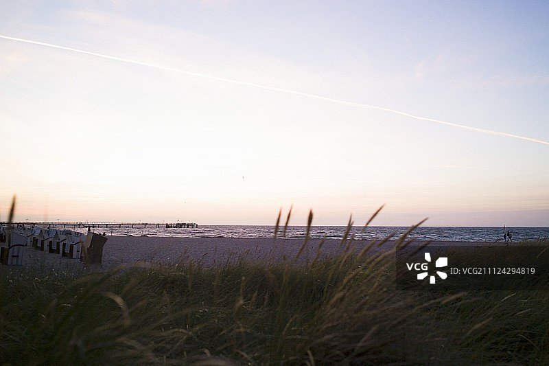 库隆斯博恩沙滩上的沙滩椅图片素材