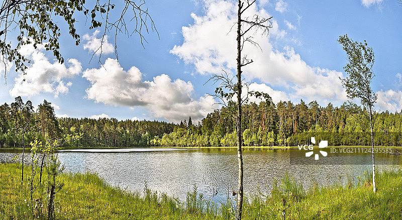波兰瓦尔米亚-马祖里省米科瓦伊基附近马祖里湖景色图片素材