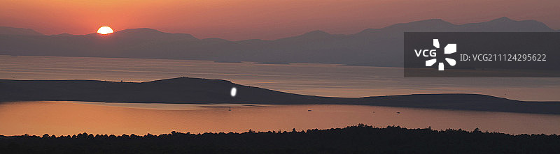 土耳其艾瓦利克爱琴海的黎明全景图片素材