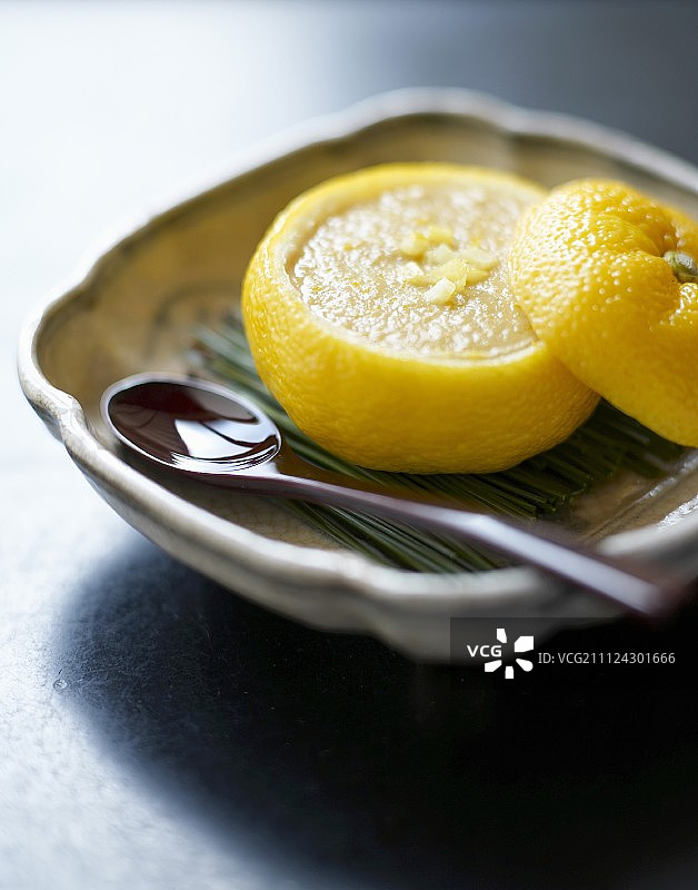 含姜的柚子柠檬慕斯图片素材