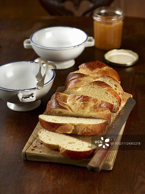 茶点用辫子面包切片图片素材