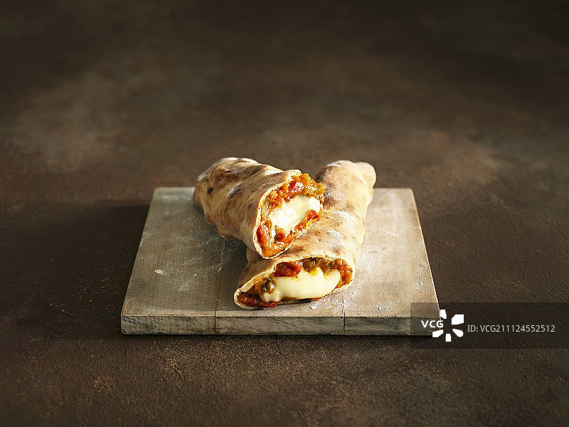 巴斯克烩菜莫扎里拉披萨卷图片素材