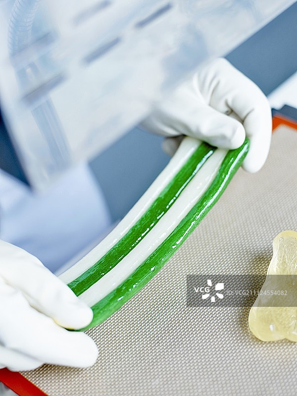 四根香肠的精致拉伸图片素材