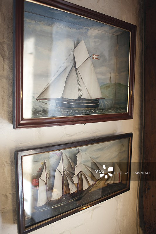 墙上悬挂的帆船图片图片素材