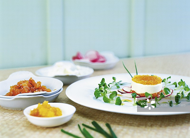 白色鱼子酱和鱼的特写图片素材