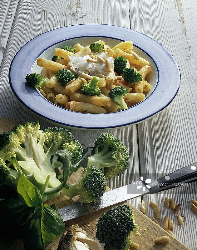 西兰花里加通心粉图片素材