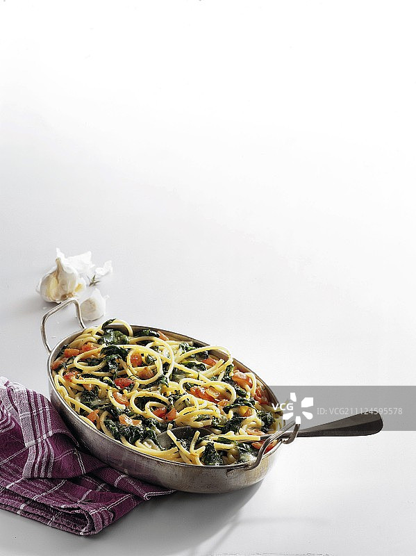 砂锅菠菜焗通心粉图片素材