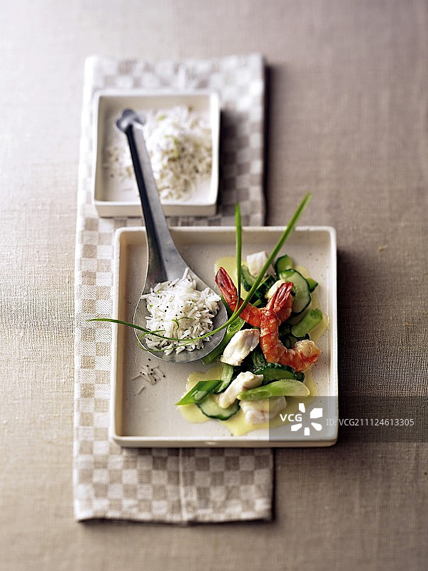 咖喱鱼配芥末米饭图片素材