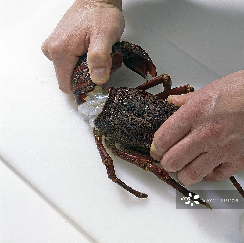 分离龙虾尾，步骤1图片素材