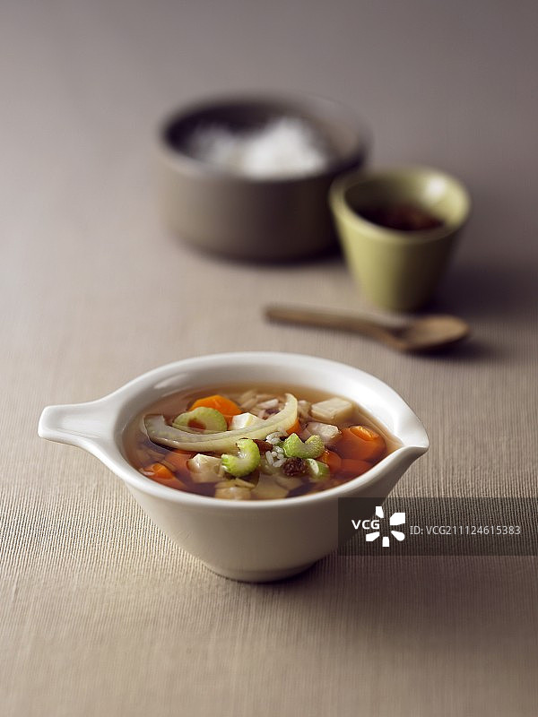 杯装蔬菜米汤图片素材