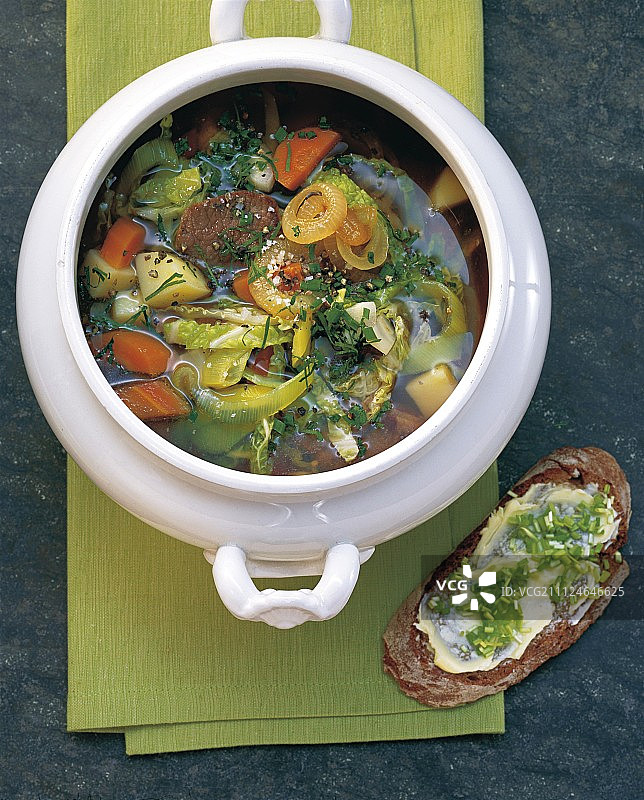 特写：砂锅炖肉图片素材