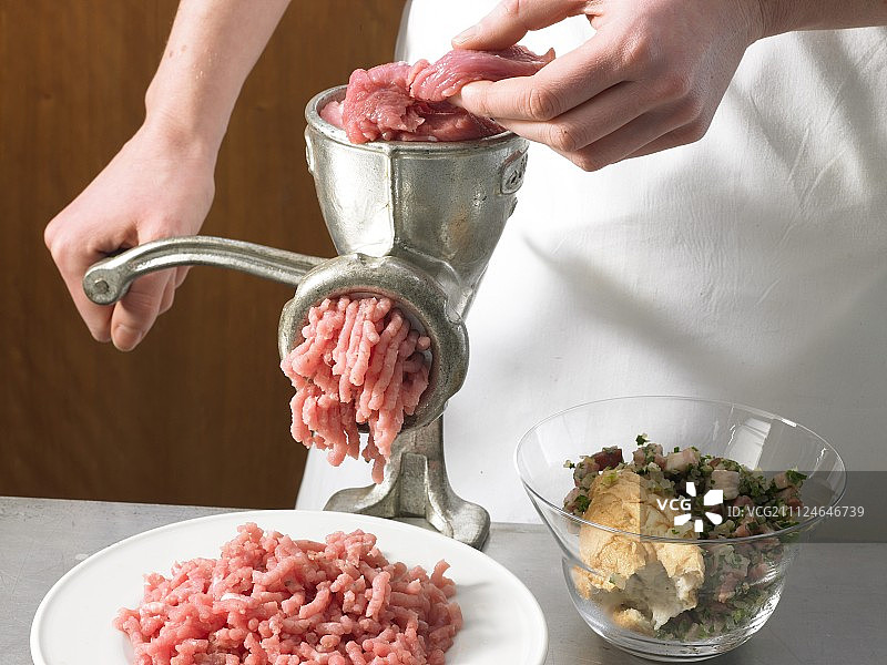 绞肉机绞肉步骤一图片素材