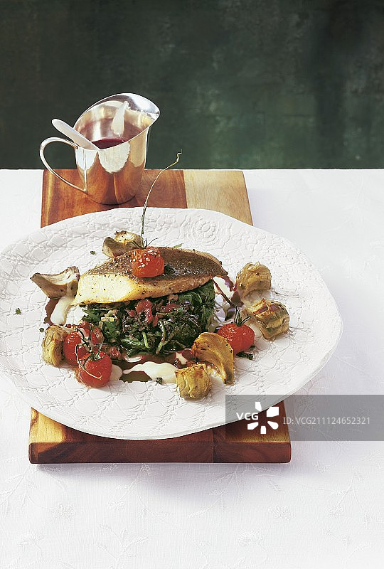 菠菜红油鱼片配鱼酱图片素材