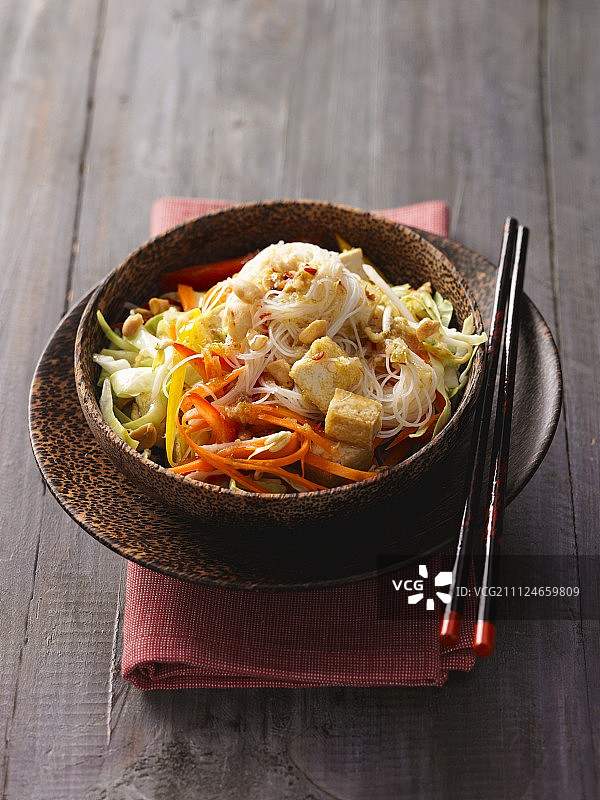 一碗豆腐粉丝沙拉图片素材