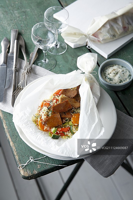 蔬菜和豆腐蒸粗麦粉图片素材