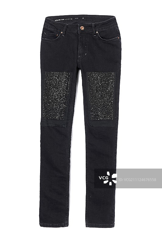 白色背景上的亮片黑色牛仔裤图片素材