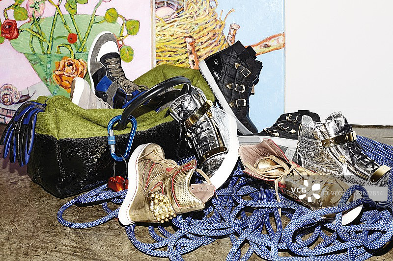 运动鞋、高帮运动鞋特写图片素材