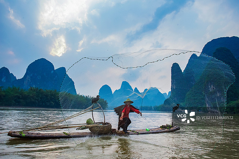漓江撒网图片素材