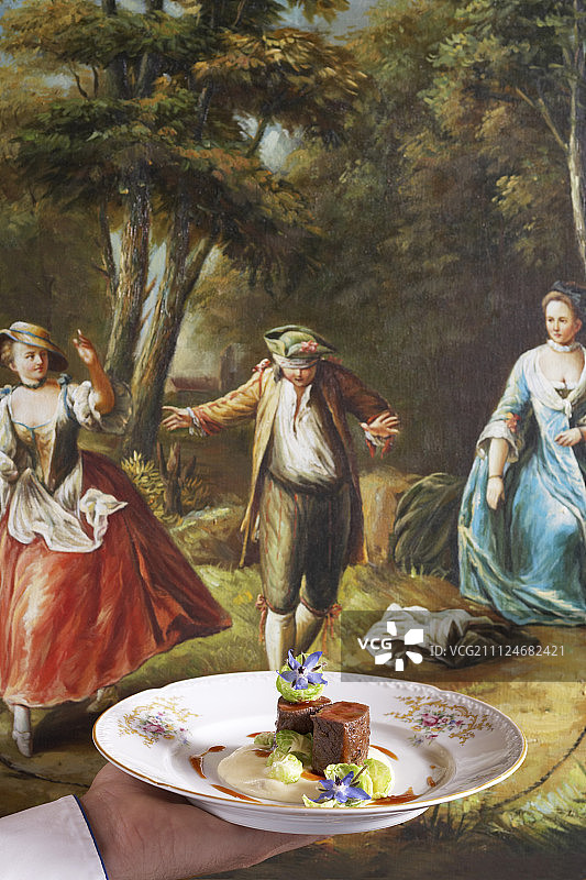 烤小鹿肉配栗子和球芽甘蓝图片素材