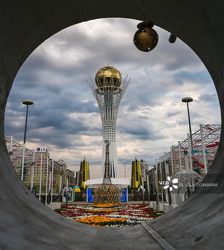 阿斯塔纳的建筑巴伊杰列克观景塔生命之树图片素材