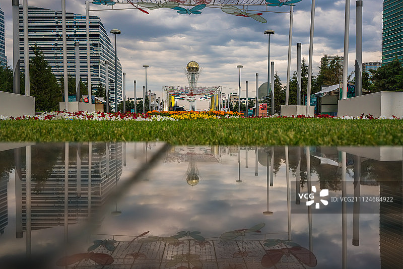 阿斯塔纳的建筑巴伊杰列克观景塔生命之树图片素材