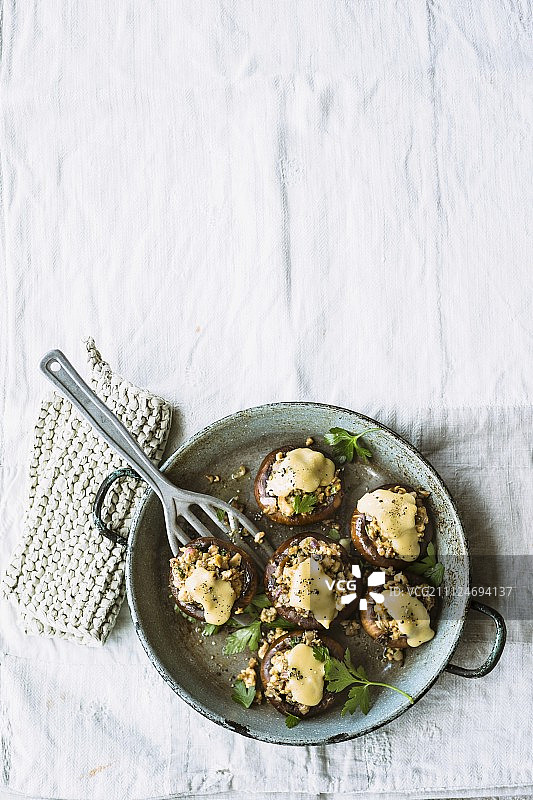 酿巨型蘑菇图片素材