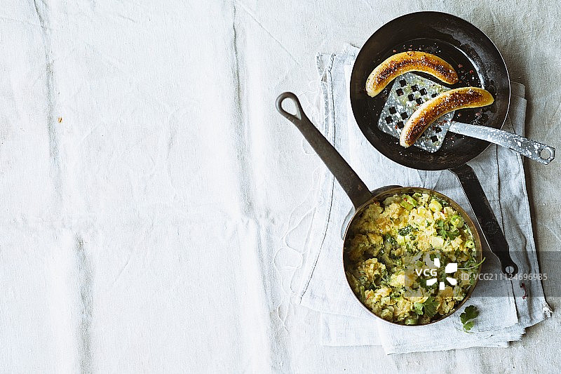 素食土豆泥配炸车前草图片素材