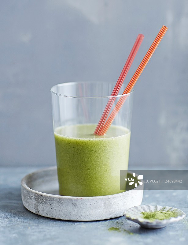 小麦草香蕉冰沙图片素材