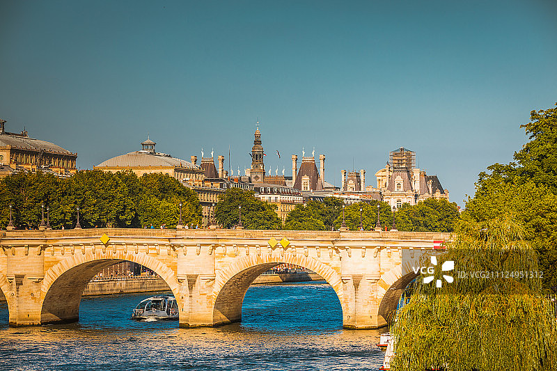 法国巴黎塞纳河图片素材