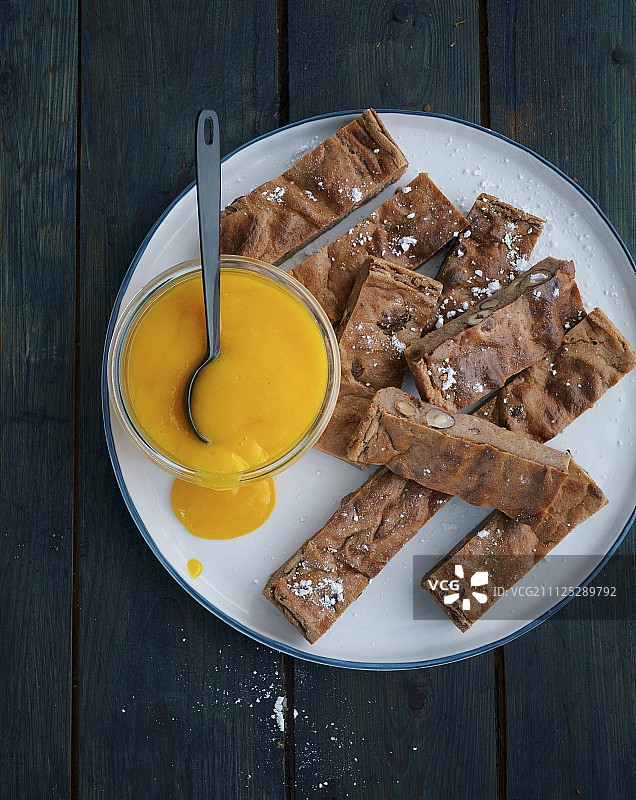 芒果酱巧克力粗麦片图片素材