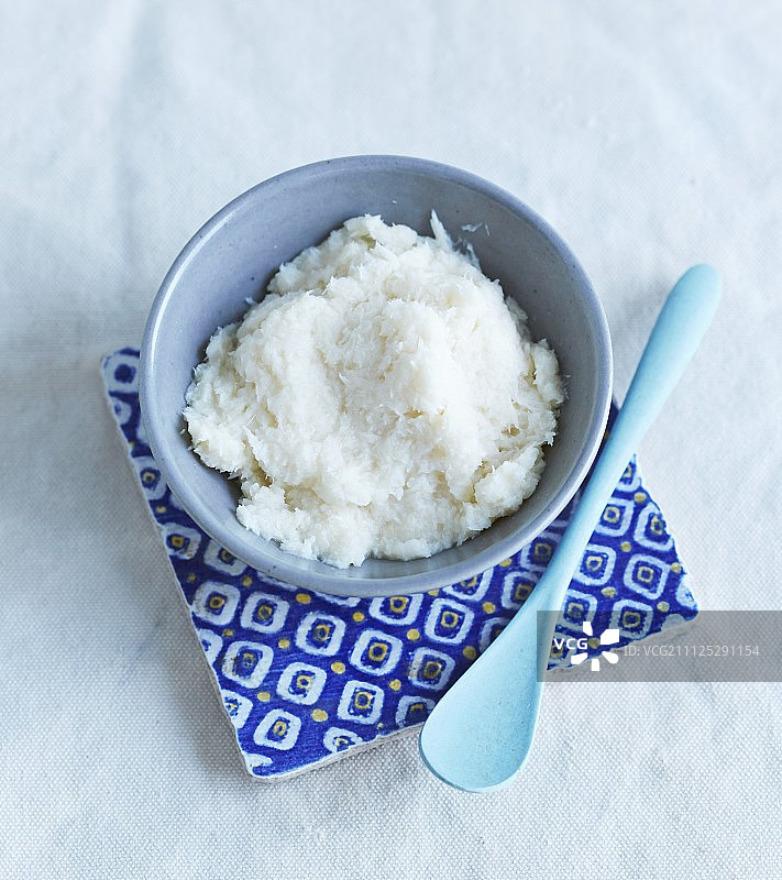 一碗自制奶油辣根酱图片素材