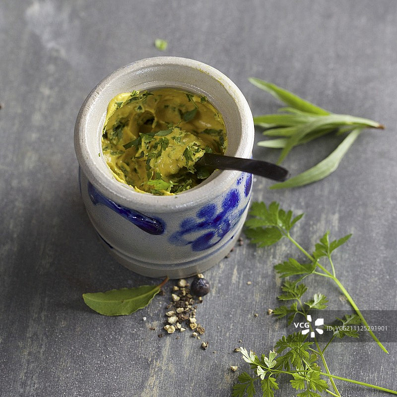 自制龙蒿香草芥末酱图片素材