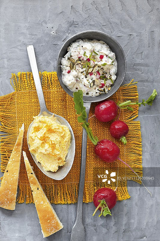 咖喱辣根夸克和奶油奶酪图片素材