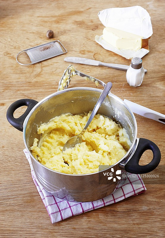 制作土豆泥（德语配音）图片素材