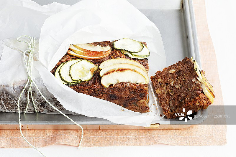 苹果和西葫芦水果面包图片素材