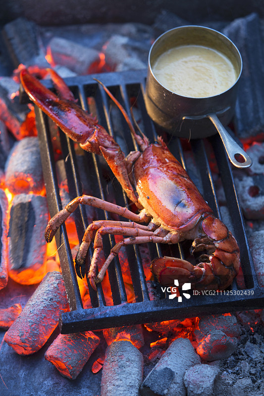 烤龙虾配酱汁图片素材